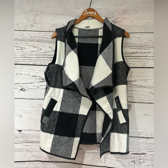 NWT Black and White Plaid Vest West Loop - Picture 1 of 5